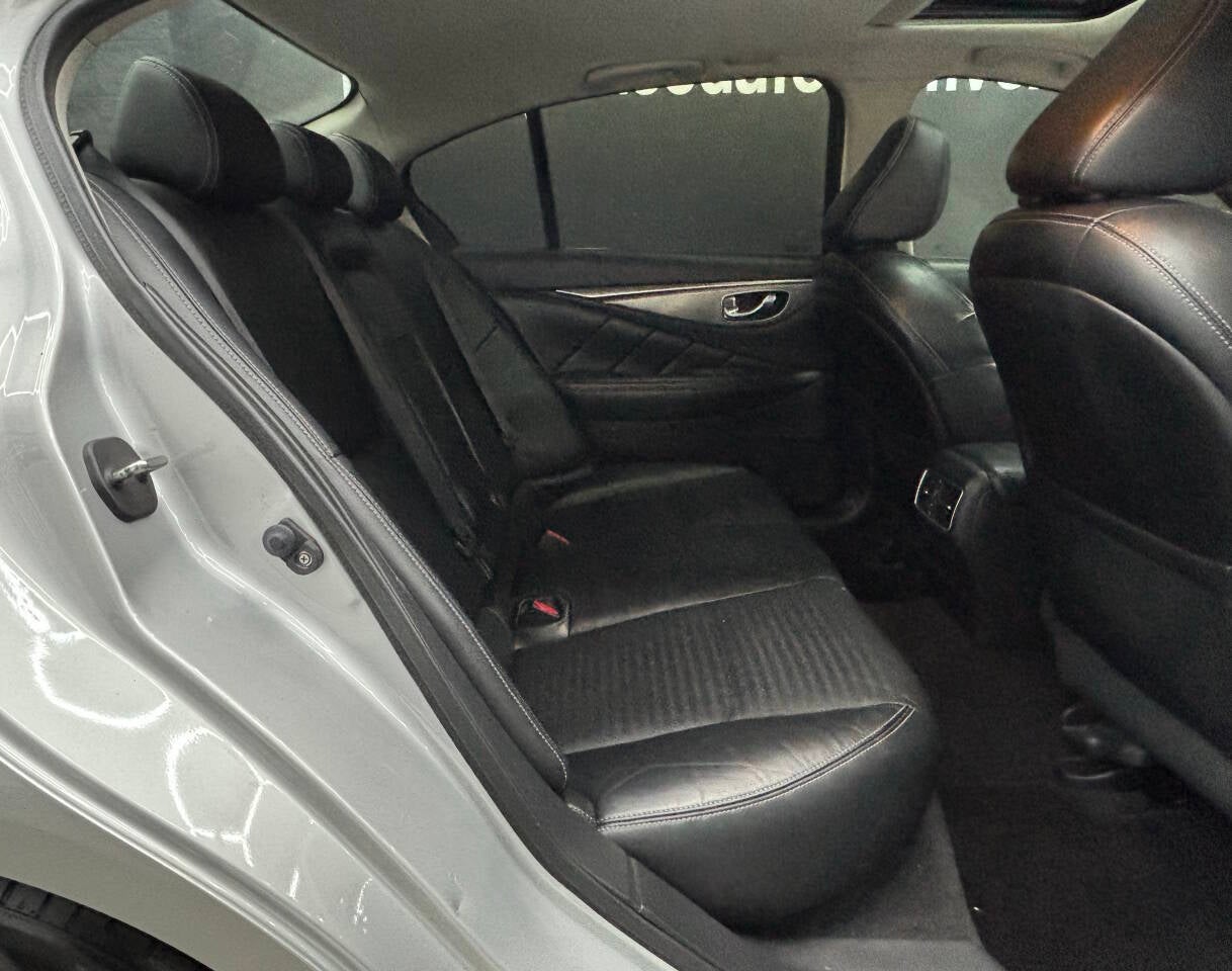 2015 INFINITI Q50 Hybrid Sport 4dr Sedan