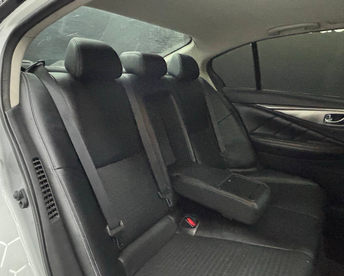 2015 INFINITI Q50 Hybrid Sport 4dr Sedan