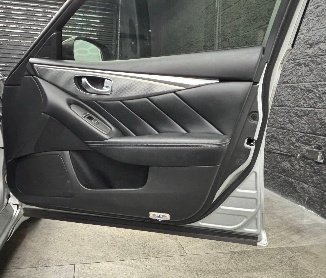 2015 INFINITI Q50 Hybrid Sport 4dr Sedan