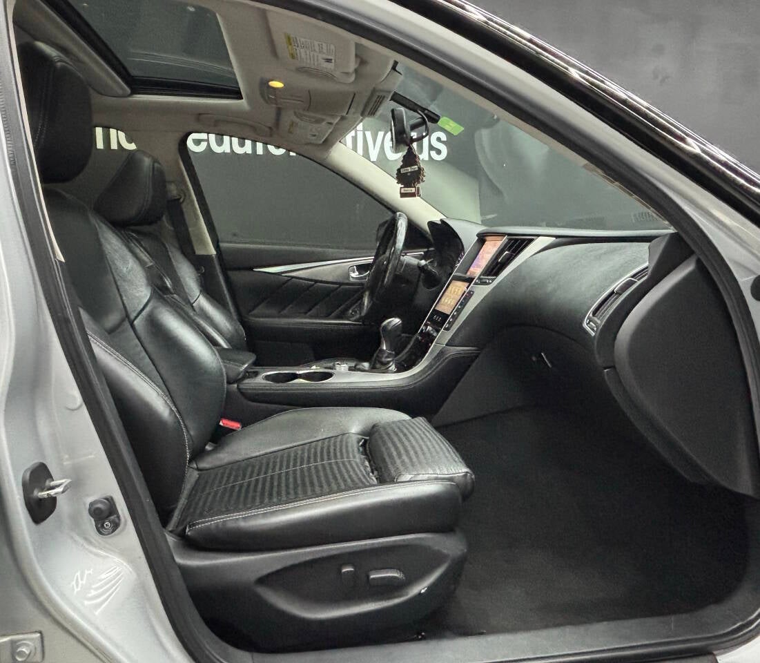 2015 INFINITI Q50 Hybrid Sport 4dr Sedan