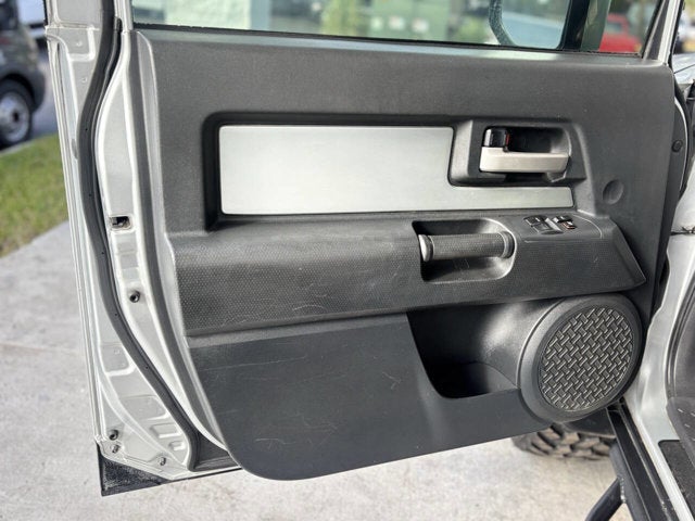 2007 Toyota FJ Cruiser Base 4dr SUV (4L V6 5A)