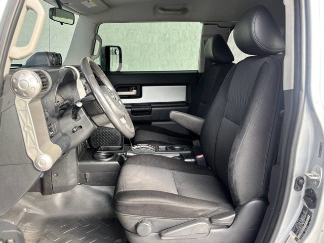 2007 Toyota FJ Cruiser Base 4dr SUV (4L V6 5A)
