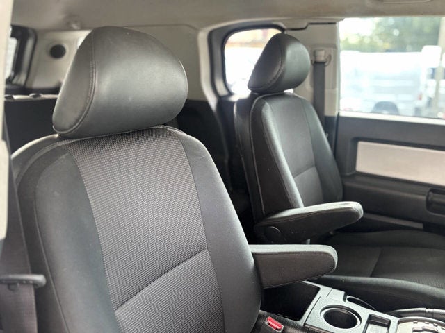 2007 Toyota FJ Cruiser Base 4dr SUV (4L V6 5A)