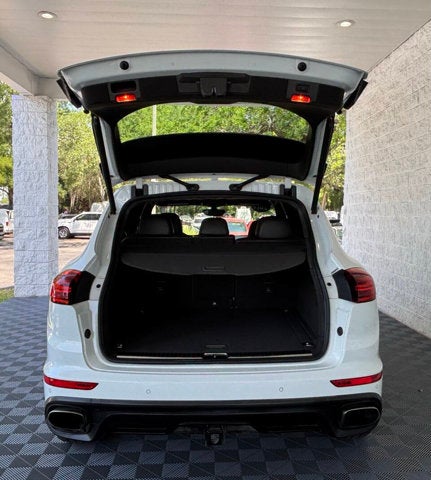 2017 Porsche Cayenne Platinum Edition AWD 4dr SUV