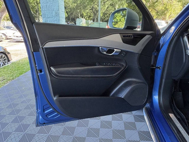 2019 Volvo XC90 R-Design